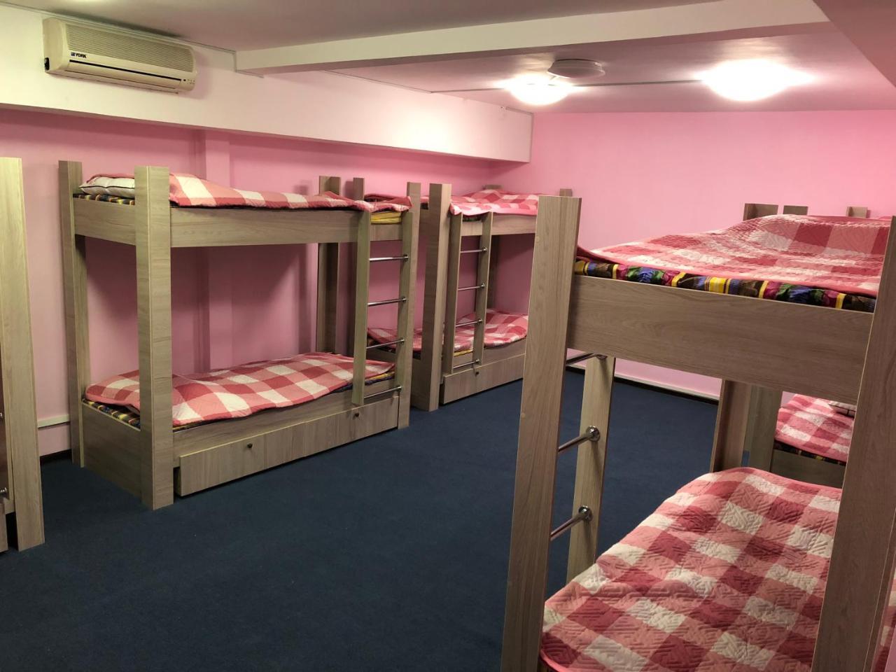 Apple City Hostel Алматы Экстерьер фото